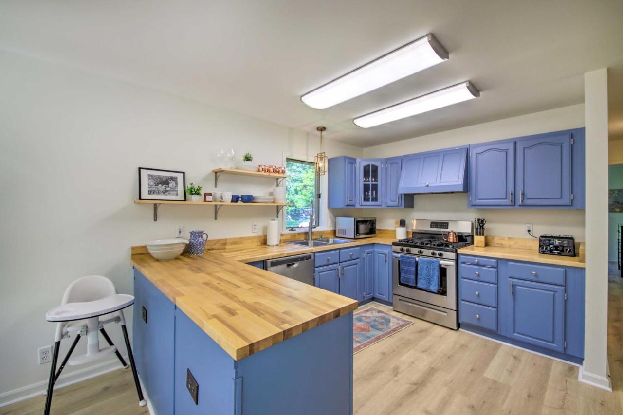 Modern Eckerty Home With Deck On Patoka Lake! Taswell Екстер'єр фото
