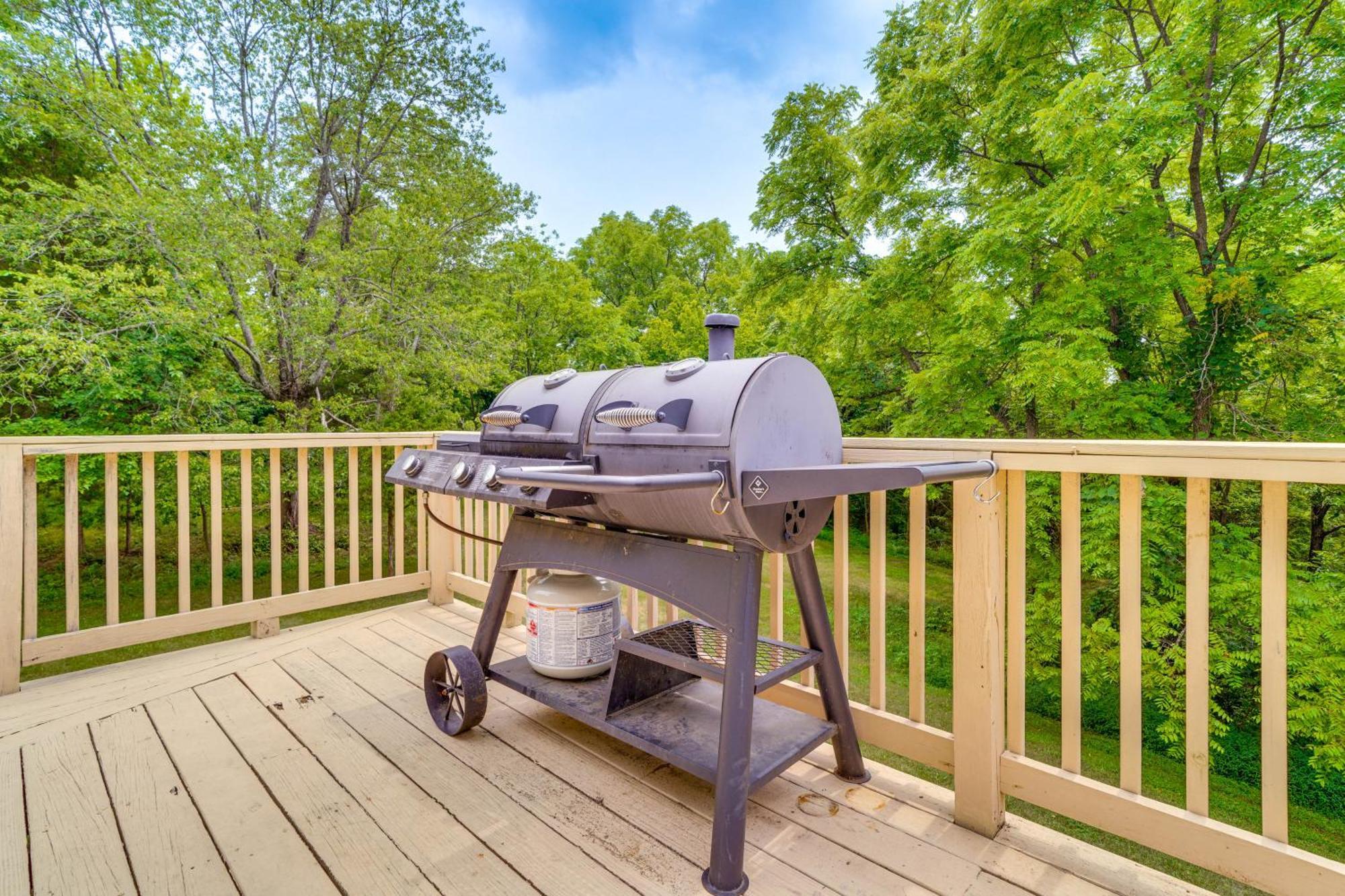 Modern Eckerty Home With Deck On Patoka Lake! Taswell Екстер'єр фото